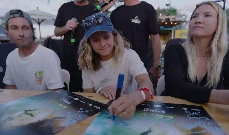 Des célébrités du monde du surf seront présentes, ici Pauine Ado